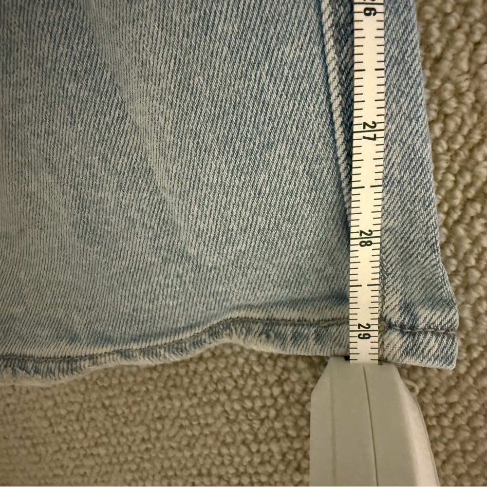2/$35 American Eagle Outfitters Light Blue Ripped Mom Jeans 12 Extra long - Picture 4 of 6